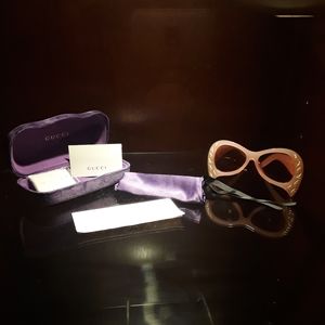 Gucci Hollywood Forever Pink mother of Pearl